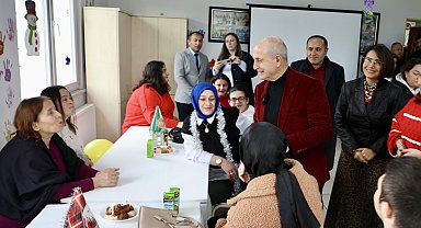 Büyükçekmece'de engelli öğrenciler yeni yıla ağaç dikerek girdi