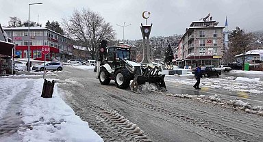 Çameli ilçe merkezinde kar temizliği çalışmaları tamamlandı