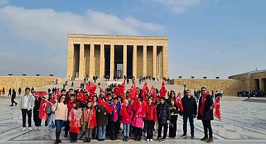 Çamelili öğrenciler Atasının huzuruna çıktı