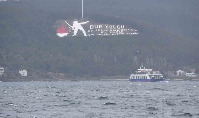 Çanakkale'de feribot seferlerine fırtına engeli