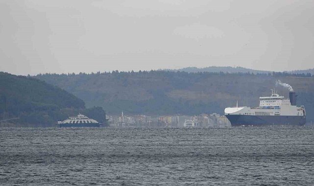 Çanakkale'de feribot seferlerine fırtına engeli