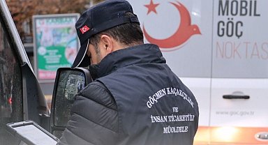 Çanakkale'de huzur uygulamalarında 185 kişi ile 383 düzensiz göçmen ve 35 göçmen kaçakçılığı organizatörü yakalandı