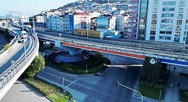 Canik Viyadüğü'ne kırmızı-beyaz sürpriz
