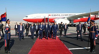 Cumhurbaşkanı Erdoğan, D-8 Zirvesi'ne katılmak üzere Mısır'da