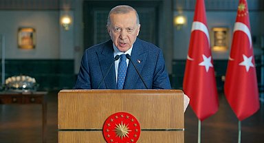 Cumhurbaşkanı Erdoğan: "Hem sanayi üretiminde hem de ihracatta rekorlar kırarak ilerliyoruz"