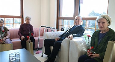 Cumhurbaşkanı Erdoğan'dan Darülaceze sakinlerine ziyaret
