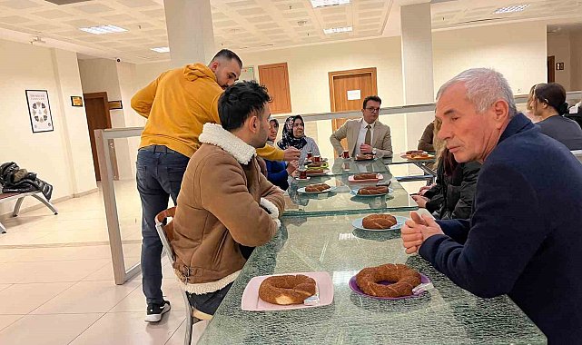 Cumhuriyet Başsavcısı Karakoca, erken gelen personele kahvaltı ısmarladı