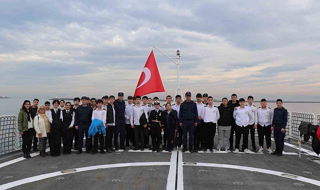 Denizcilik öğrencileri TCSG Dost'ta