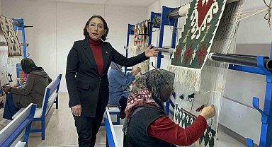 Depremzede kadınlar ilmik ilmik işledikleri Türk motifli halı ve kilimleri Japonya'ya satılıyor