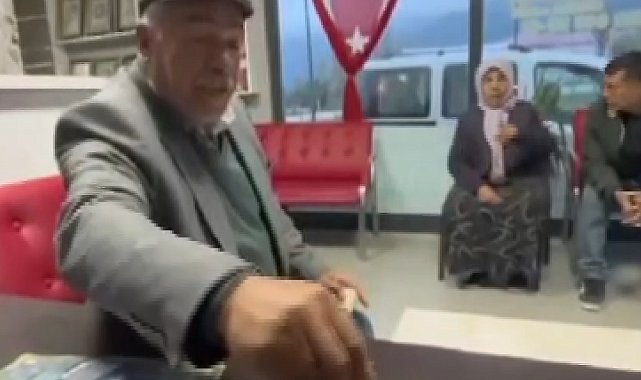 Depremzedenin kaybettiği altınları evdeki eşyaları satın alan esnaf bulup teslim etti