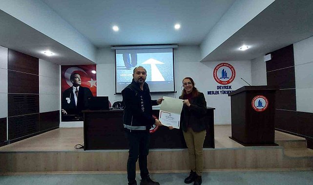 Devrek Meslek Yüksekokulu'nda madde bağımlılığı konferansı düzenlendi