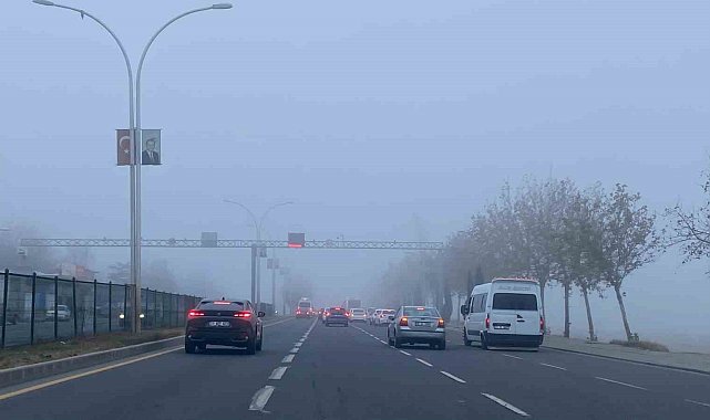 Diyarbakır'da 3 gündür yoğun sis aralıksız devam ediyor