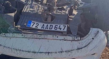 Diyarbakır'da hafif ticari araç takla attı: 4 yaralı