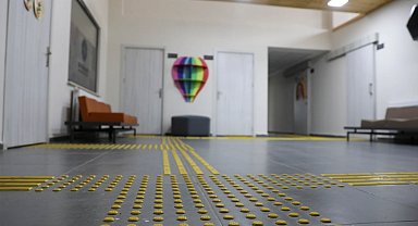 Diyarbakır'da görme engelliye 'bağımsız hareket eğitimi'