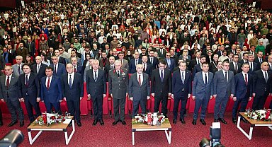 Doğu Akdeniz Bölgesel Kariyer Fuarı açılışı Vali Köşger'in katılımıyla yapıldı