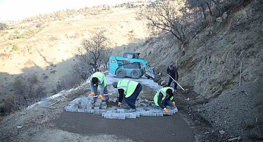 Dulkadiroğlu Belediyesi'nden kırsal mahallelere kilit parke hizmeti