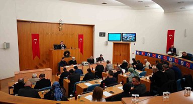 Düzce Belediye meclisi 23 gündem maddesini komisyonlara havale etti