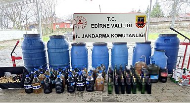Edirne'de bin 560 litre kaçak içki ele geçirildi