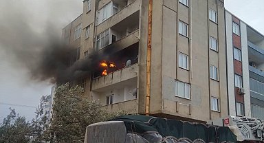 Edremit'te mutfak yangınında ateş balkona sıçradı