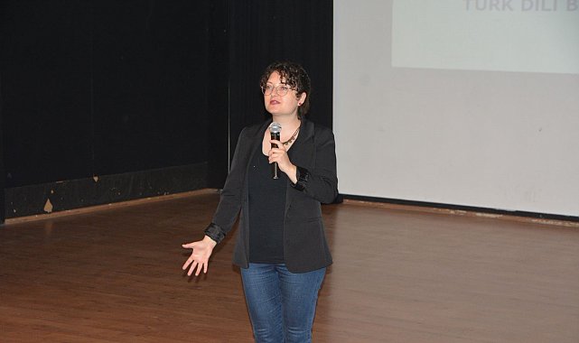 Ege Üniversitesi öğrencilerine 'Etkili İletişim ve Sunum Teknikleri' semineri