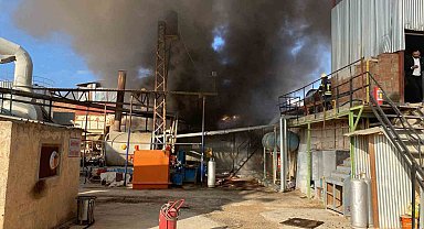 Elazığ Belediyesi asfalt şantiyesinde çıkan yangın söndürüldü