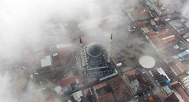 Elazığ'da sis manzarası hayran bıraktı: Camiler görsel şölen oluşturdu