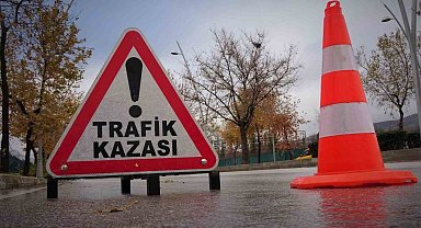 Elazığ'da tır ile otomobil çarpıştı: 1 ölü, 4 yaralı