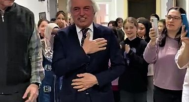 Emekliye ayrılan öğretmene duygulandıran sürpriz