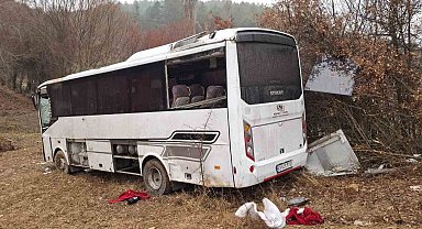 Emet'te işçi servisi devrildi: 1 ölü, 8 yaralı