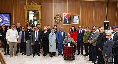 Engelli ressamdan "Kalem ve kâğıdın düeti" sergisi
