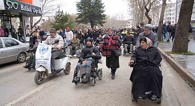 Engelliler Günü'nde farkındalık için yürüdüler