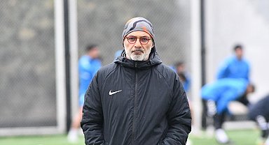 Erciyes 38 FK antrenörü Uğur Kulaksız: "Her şey bitmiş değil. İkinci yarı telafi edeceğiz"