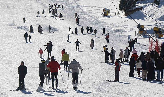 Ergan'da hafta sonu kayak heyecanı