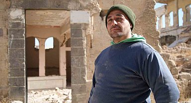 Esad'ın bombaladığı 2 bin 744 yıllık tarihi türbeden geriye yıkıntılar kaldı