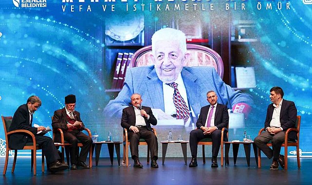 Esenler'de fikir ve devlet adamı Recai Kutan anıldı
