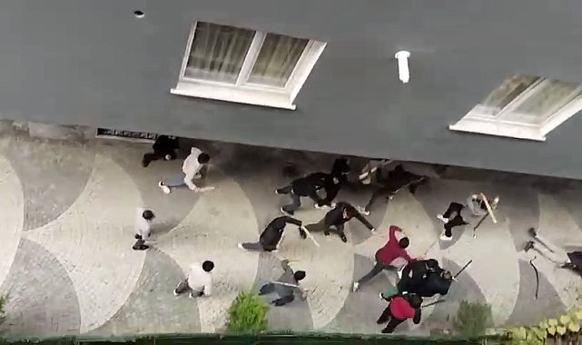 Esenyurt'ta sopalı kavgada ortalık savaş alanına döndü