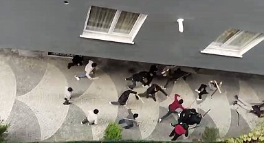 Esenyurt'ta sopalı kavgada ortalık savaş alanına döndü