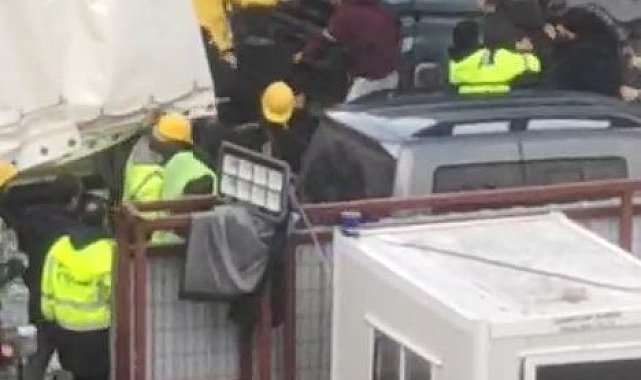 Esenyurt'ta tır sürücüleri arasında yol vermeme tartışması çıktı