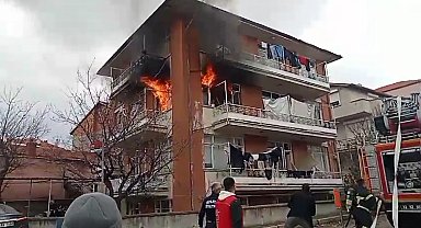 Eşine kızıp çocuğunun da içerisinde bulunduğu evi ateşe vermiş