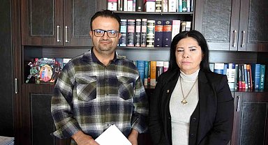 Eski eşinin akıl sağlığının yerinde olduğunu kanıtlamak için 18 yılda 400'e yakın dava açtı