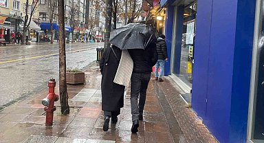 Eskişehir'de yağmur kent merkezinde yoğunluğu azalttı