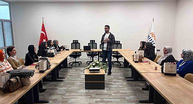 Ev hanımı kadınlar üniversitede ders başı yaptı