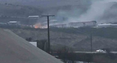 Fabrikadaki yangın komşu mahalleden görüntülendi