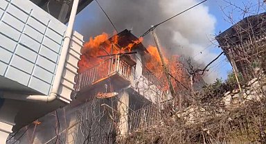 Feke'de ev yangını