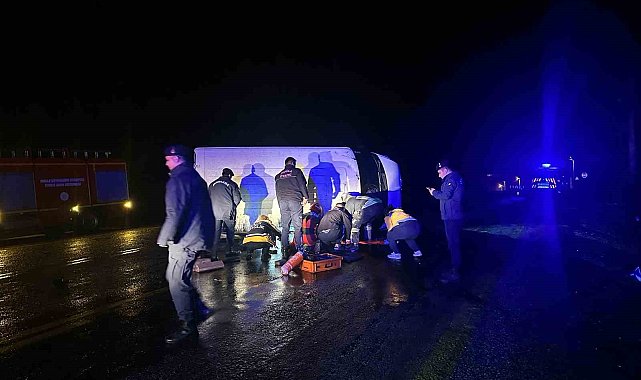 Fethiye'de devrilen minibüsün sürücüsü hayatını kaybetti