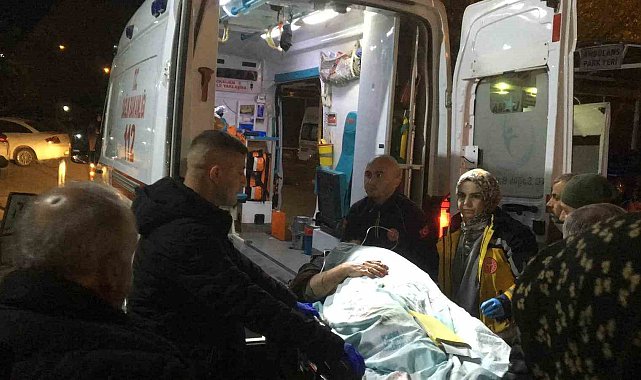 Freni boşalan minibüs devrildi: 2'si ağır 9 yaralı