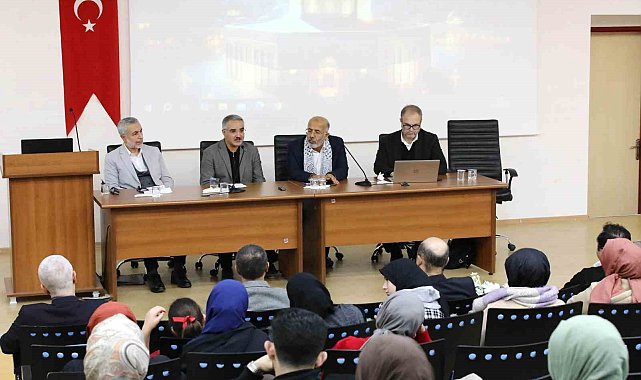 Gaziantep Üniversitesi'nde 'İslam Hayattır' paneli düzendi