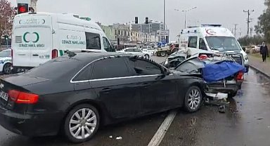 Gaziantep'te 3 aracın karıştığı kazada 1 kişi hayatını kaybetti