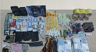 Girdiği iş yerinden çok sayıda ürün çaldı, çarşı ve mahalle bekçilerinin dikkati sayesinde yakalandı