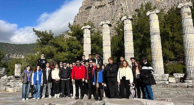 Gönüllü gençler, Anadolu'nun Pompei'sini gezdi